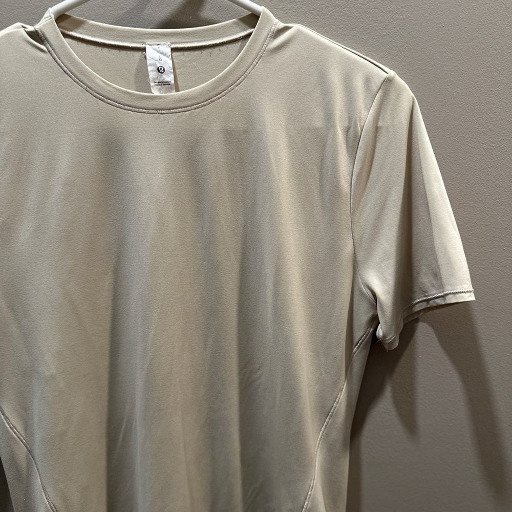 lululemon athletica Beige Short Sleeve Tee